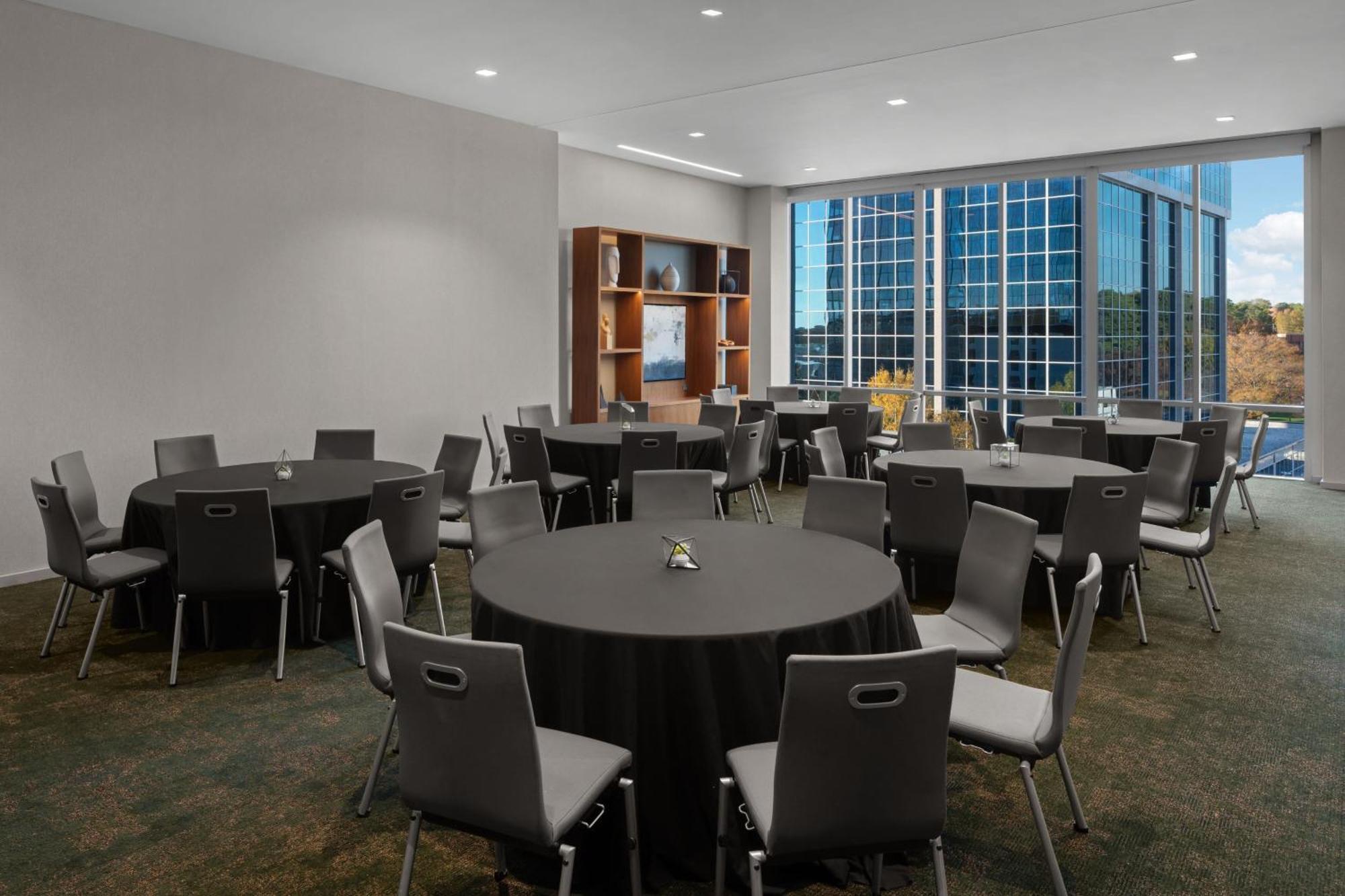 Ac Hotel By Marriott Raleigh North Hills Екстериор снимка