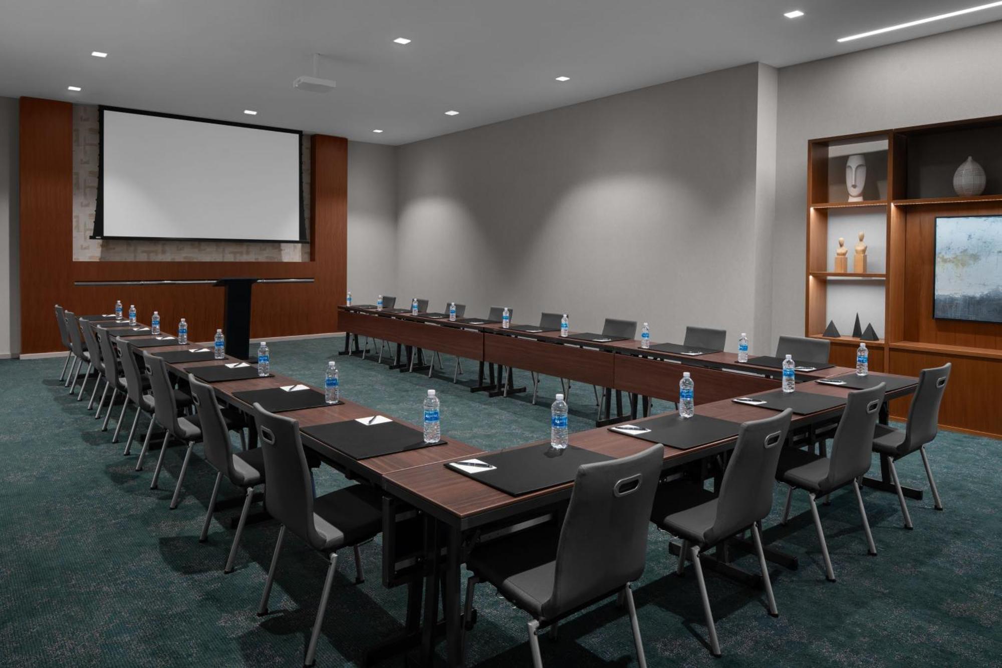 Ac Hotel By Marriott Raleigh North Hills Екстериор снимка