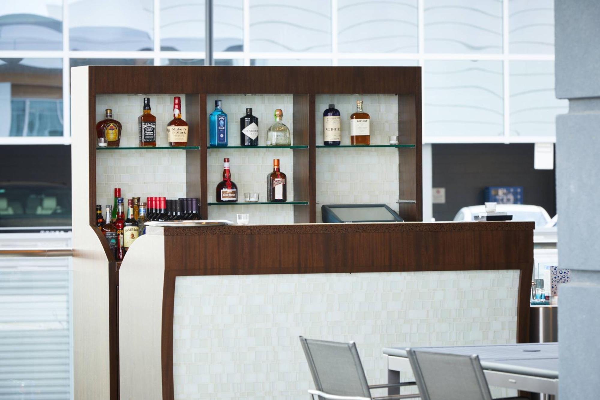 Ac Hotel By Marriott Raleigh North Hills Екстериор снимка