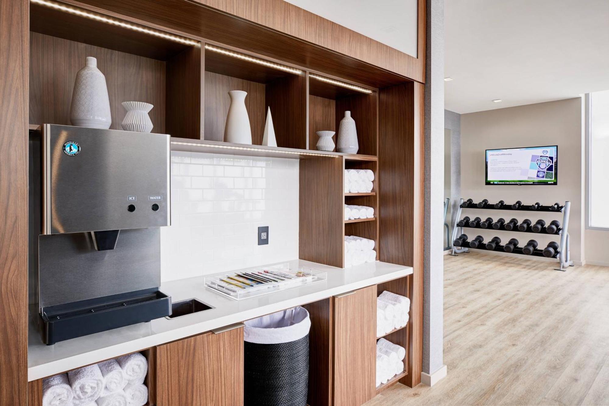 Ac Hotel By Marriott Raleigh North Hills Екстериор снимка