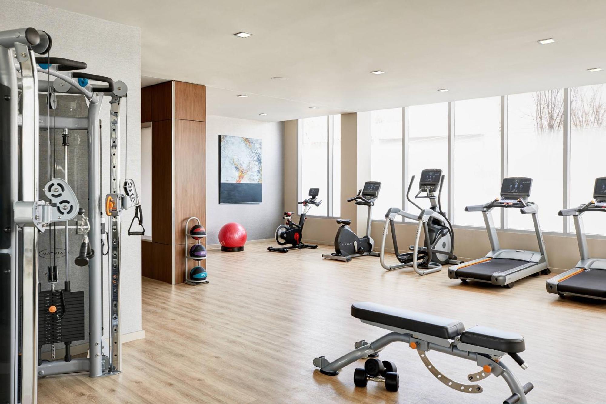Ac Hotel By Marriott Raleigh North Hills Екстериор снимка